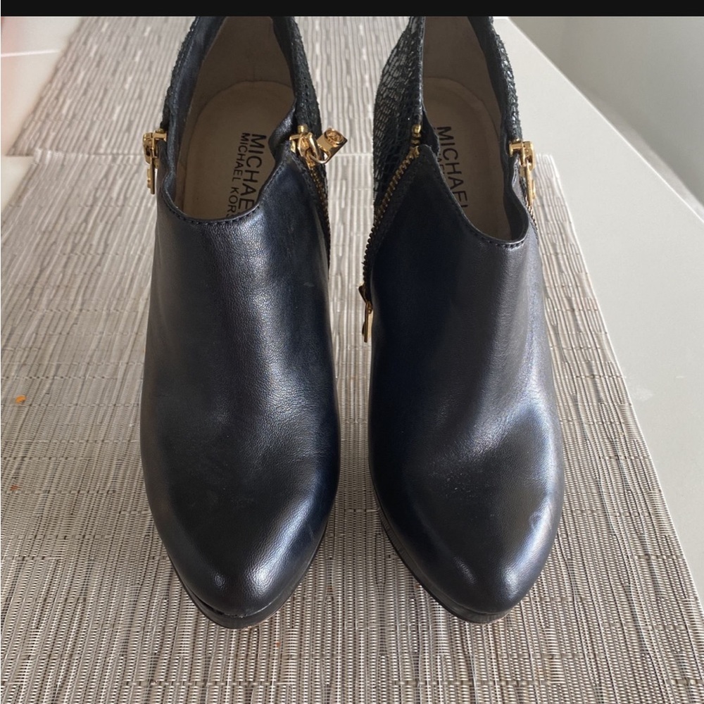 Michael Kors Women York Leather Platform Stiletto Heel Below Ankle Bootie